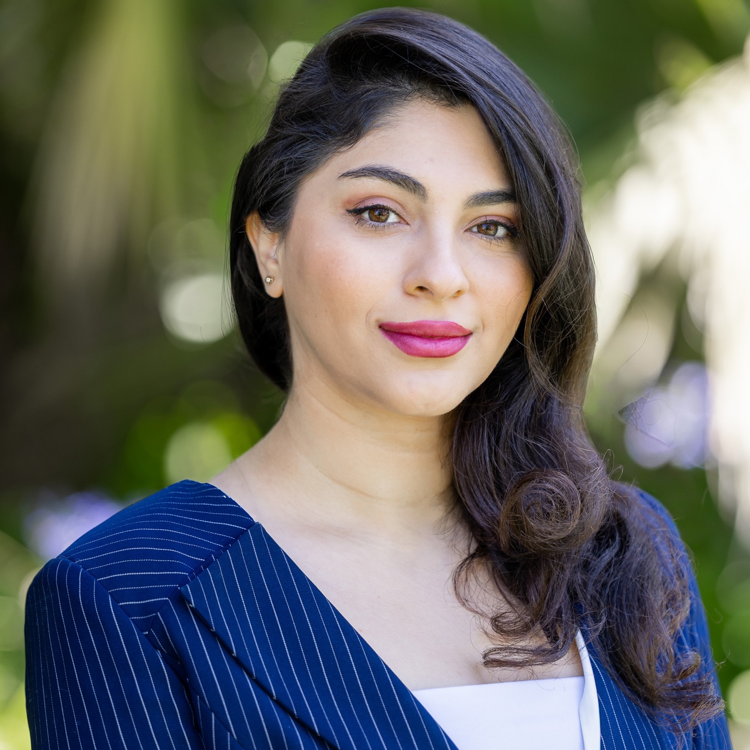 Monarch Wealth Strategies team member Naz headshot
